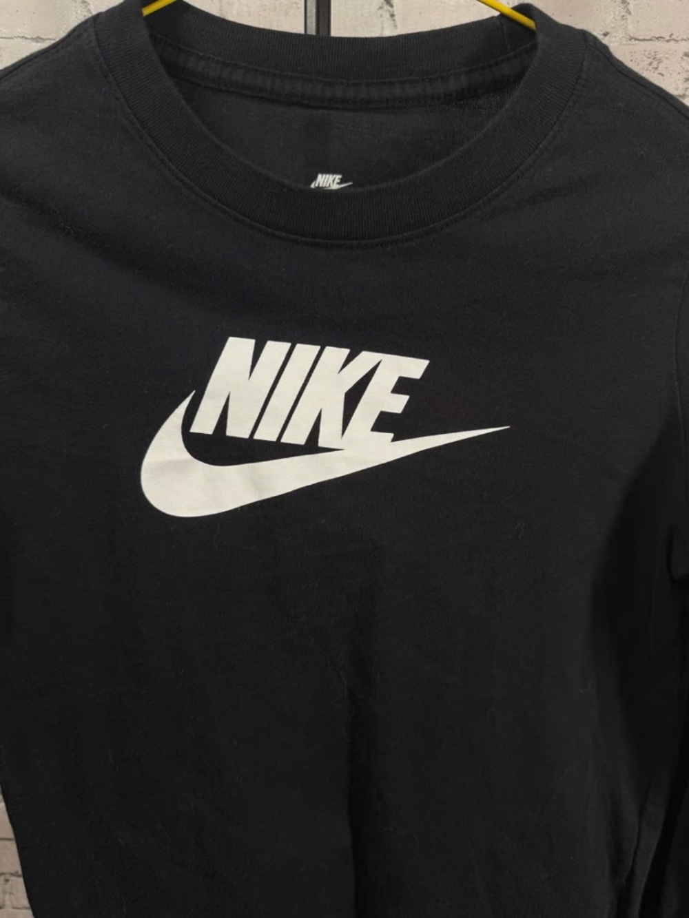 Nike Children's Boys Girls Long Sleeve Shirt Size Medium - Black